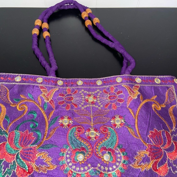 Embroidered bag - Picture 2 of 4